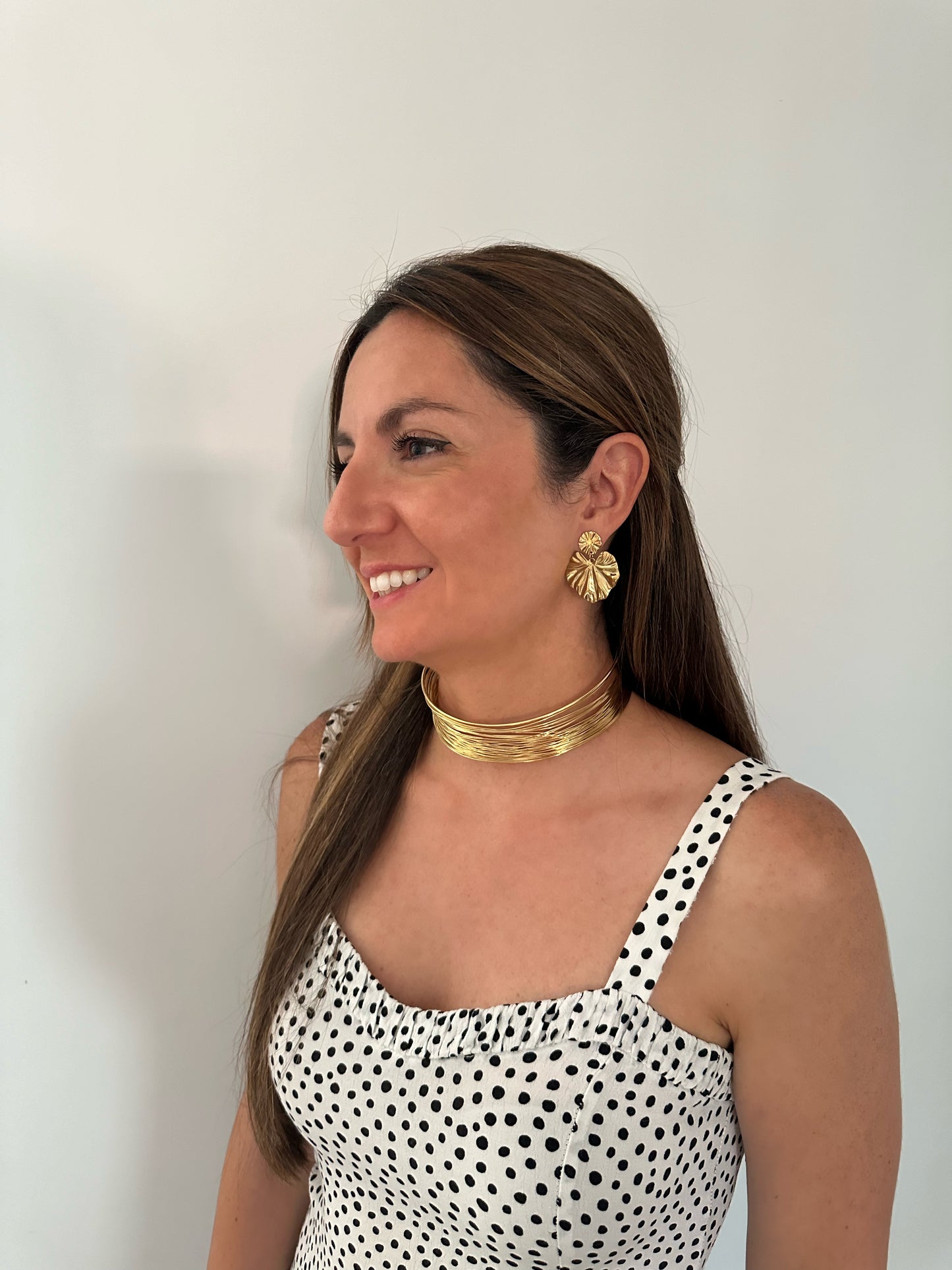 Pendientes para invitada de acero inoxidable en color oro. Estos pendientes son perfectos para elevar tus looks en eventos. Son hipoalergénicos.