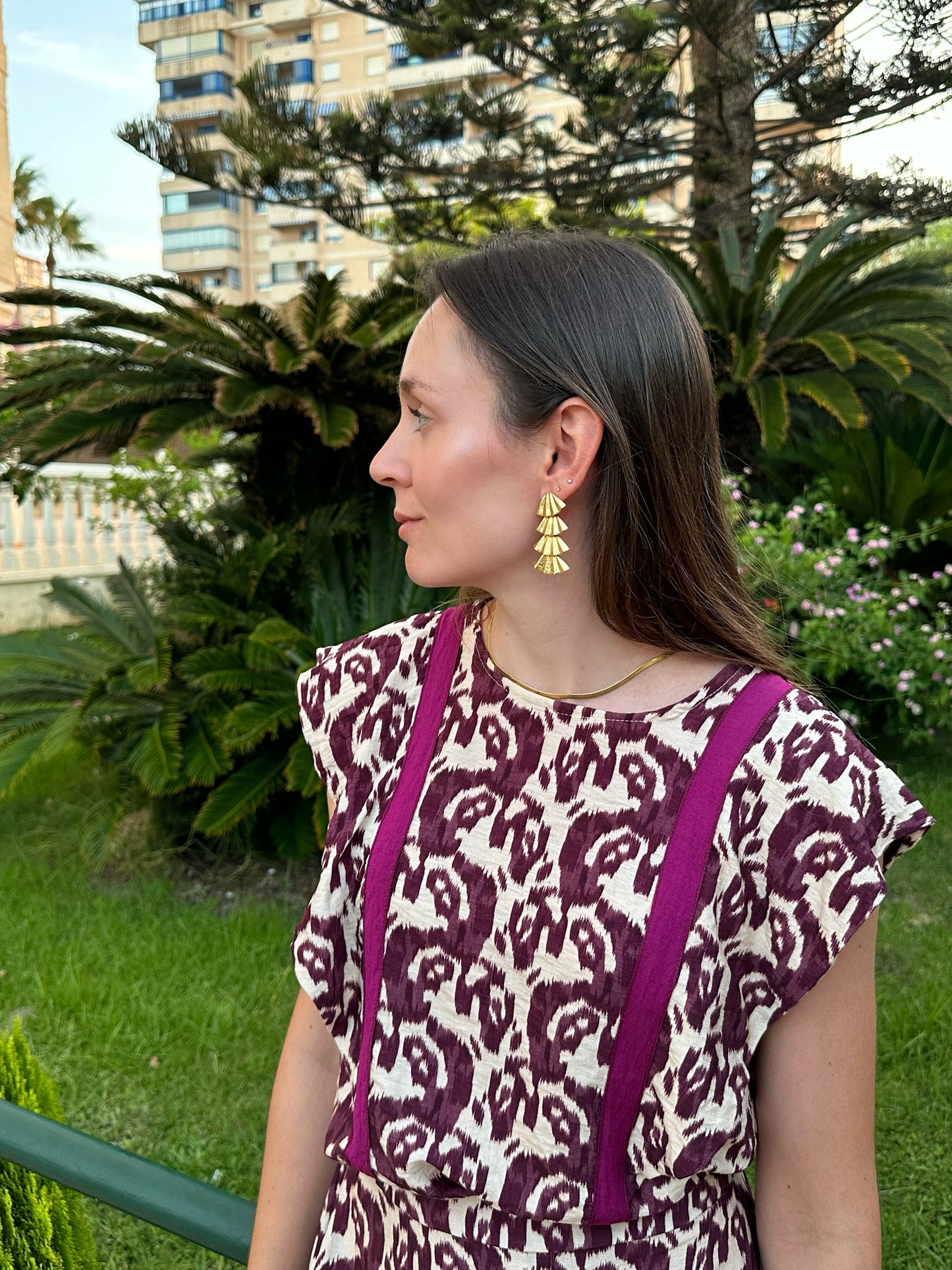 Pendientes para invitada de acero inoxidable en color oro. Estos pendientes son perfectos para elevar tus looks en eventos. Son hipoalergénicos.