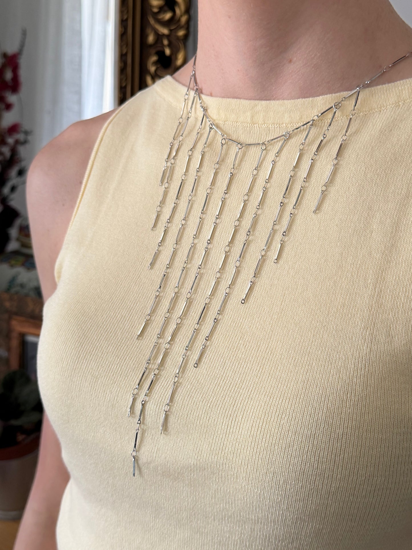 Collar con varias tiras de acero inoxidable en cascada en color oro