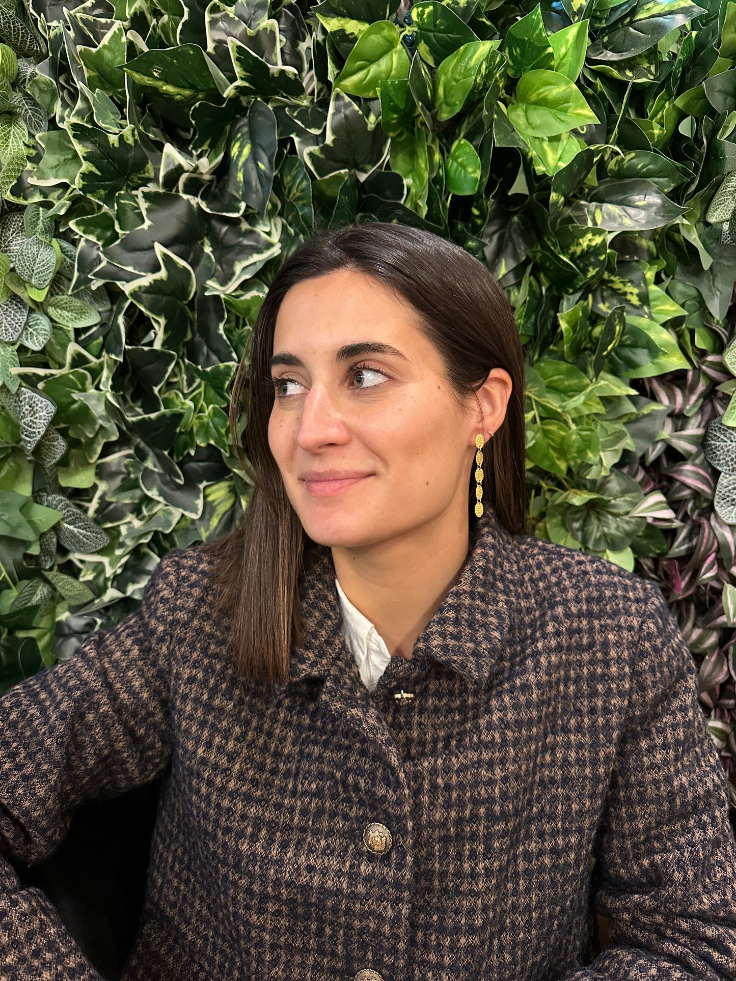 Pendientes para invitada de acero inoxidable en color oro. Estos pendientes son perfectos para elevar tus looks en eventos. Son hipoalergénicos.