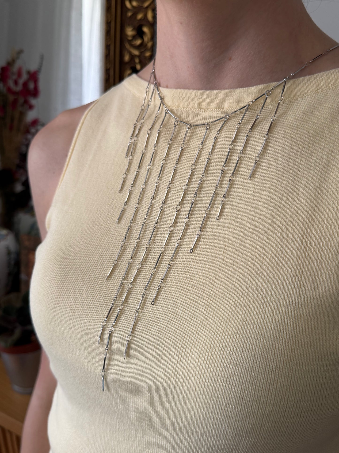 Collar con varias tiras de acero inoxidable en cascada en color oro