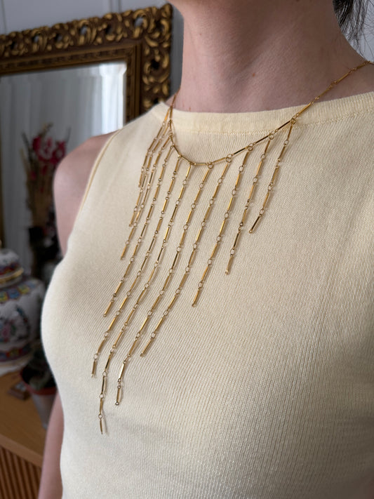 Collar con varias tiras de acero inoxidable en cascada en color oro