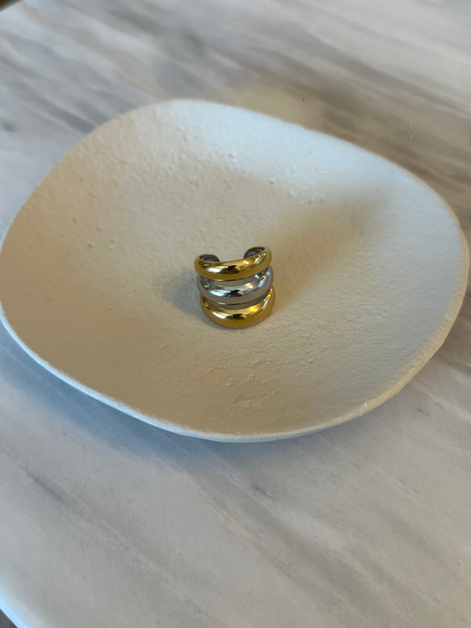 Anillo ajustable de acero inoxidable en dorado y en plata